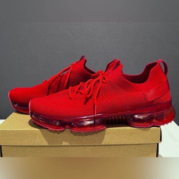 La Sheelah Breathable Lightweight Fashion Sneaker - Picture 3 of 8